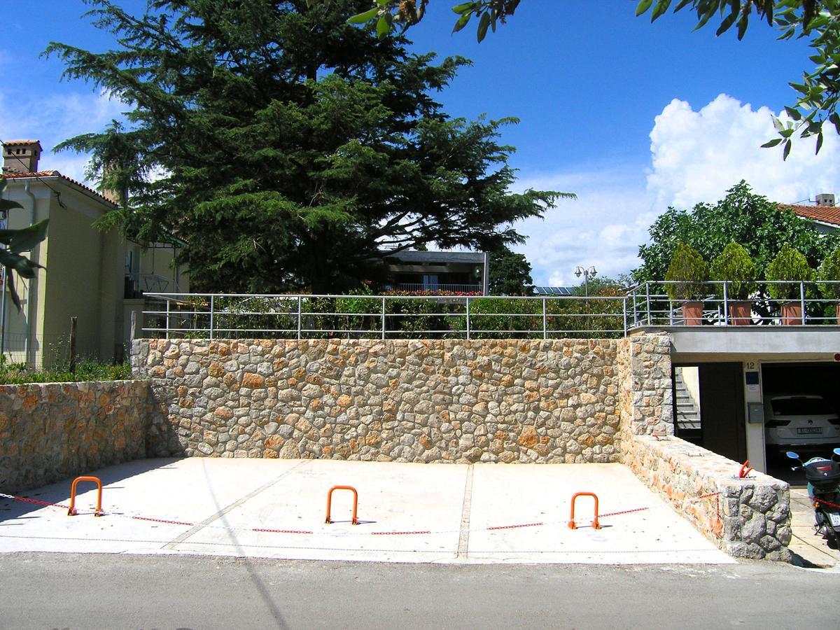 Studios Nada Krk Town Exterior foto