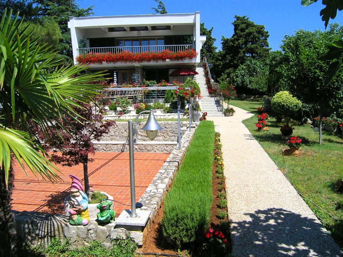 Studios Nada Krk Town Exterior foto